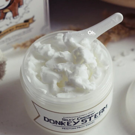 Тектура крема с молоком ослиц на фото Elizavecca Donkey Milk
